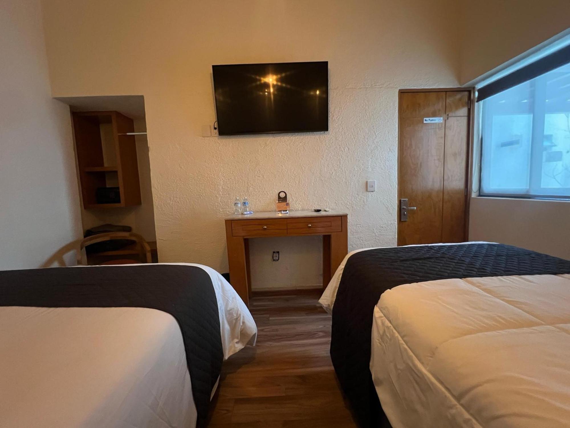 Hotel Consulado Guadalajara Bagian luar foto